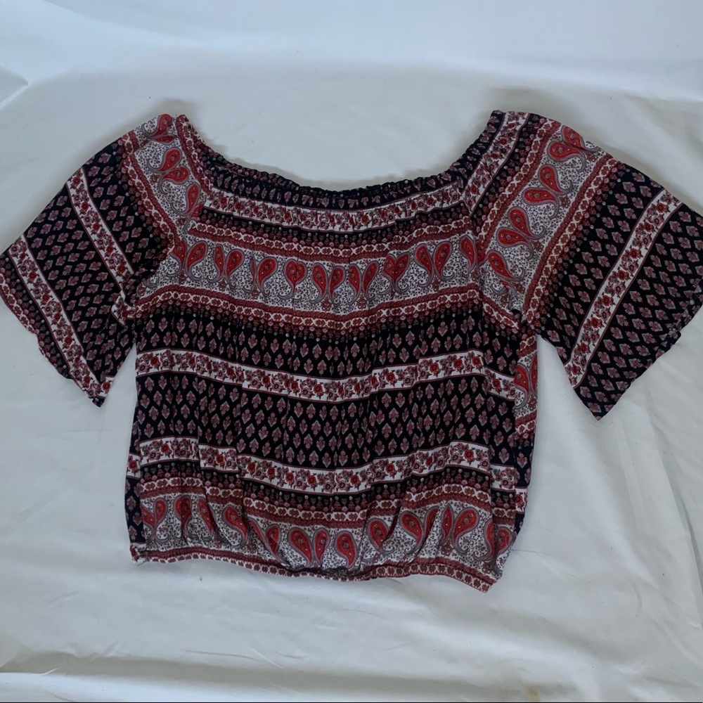 Zenobia floral Print boho Top 1X Black Red